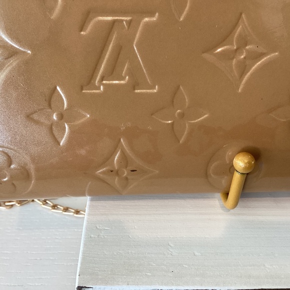 Louis Vuitton Vernis Tan Sarah Wallet - Picture 3 of 8